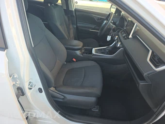 2024 Toyota RAV4 LE – miniatura 8