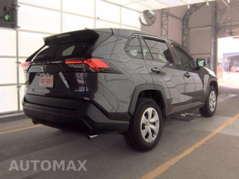 2024 Toyota RAV4 LE - miniatura 4