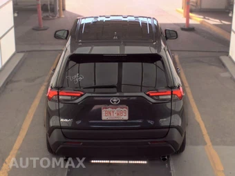 2024 Toyota RAV4 LE - miniatura 5