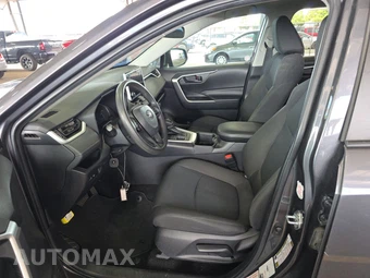 2024 Toyota RAV4 LE - miniatura 7