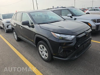 2024 Toyota RAV4 LE - miniatura 3