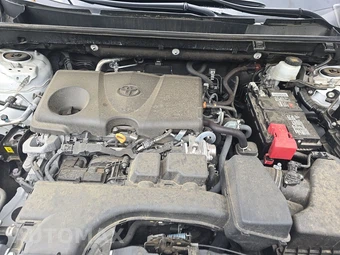 2024 Toyota RAV4 LE - miniatura 15