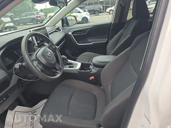 2024 Toyota RAV4 LE - miniatura 7