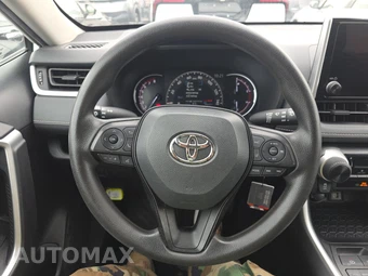 2024 Toyota RAV4 LE - miniatura 10