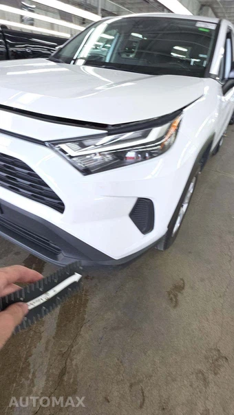 2024 Toyota RAV4 LE - miniatura 28