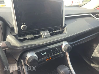 2024 Toyota RAV4 LE - miniatura 11