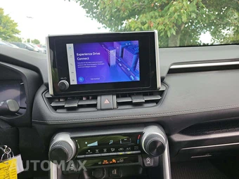 2024 Toyota RAV4 LE - miniatura 10