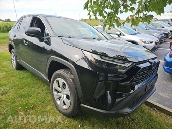 2024 Toyota RAV4 LE - miniatura 4