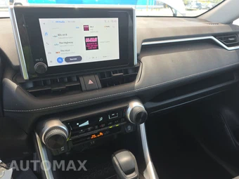 2024 Toyota RAV4 LE - miniatura 11