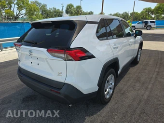 2024 Toyota RAV4 LE - miniatura 4