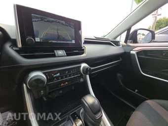 2024 Toyota RAV4 LE - miniatura 10