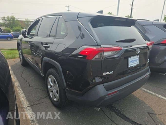 2024 Toyota RAV4 LE - miniatura 2
