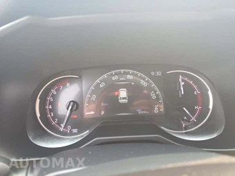 2024 Toyota RAV4 LE - miniatura 9