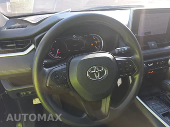 2024 Toyota RAV4 LE - miniatura 15