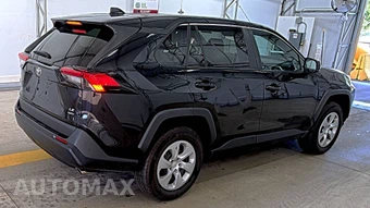 2024 Toyota RAV4 LE - miniatura 4