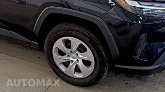 2024 Toyota RAV4 LE - miniatura 8