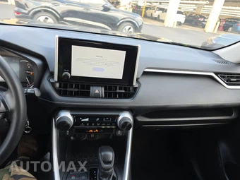 2024 Toyota RAV4 LE - miniatura 11