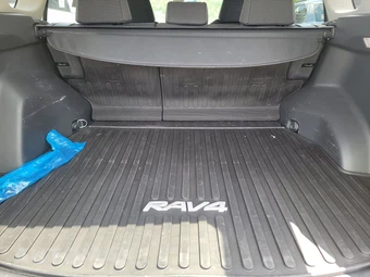 2024 Toyota RAV4 LE - miniatura 14