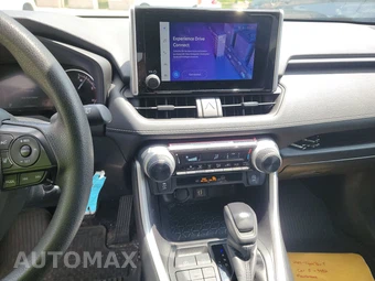 2024 Toyota RAV4 LE - miniatura 17