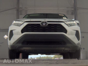 2024 Toyota RAV4 LE - miniatura 3