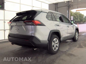 2024 Toyota RAV4 LE - miniatura 5