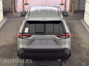 2024 Toyota RAV4 LE - miniatura 6