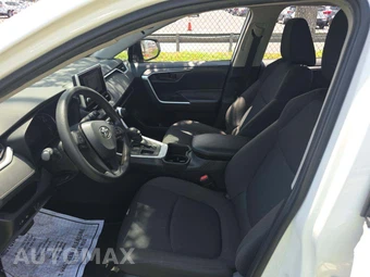 2024 Toyota RAV4 LE - miniatura 4