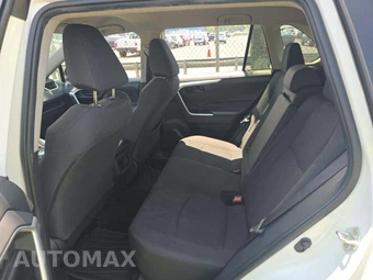 2024 Toyota RAV4 LE - miniatura 7
