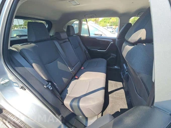 2024 Toyota RAV4 LE - miniatura 16