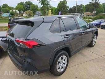 2024 Toyota RAV4 LE - miniatura 3