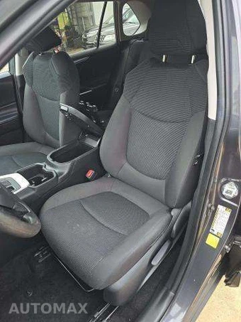 2024 Toyota RAV4 LE - miniatura 6
