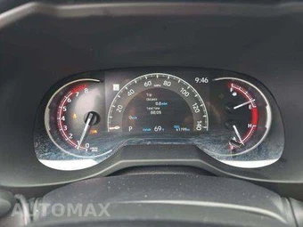 2024 Toyota RAV4 LE - miniatura 9
