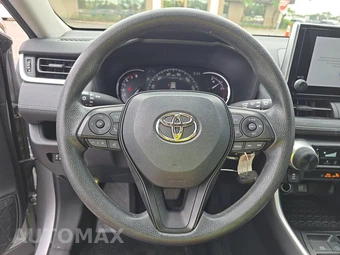 2024 Toyota RAV4 LE – miniatura 10