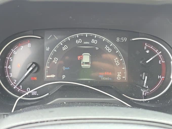 2024 Toyota RAV4 LE – miniatura 12