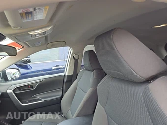 2024 Toyota RAV4 LE – miniatura 17
