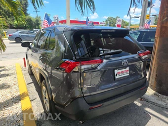 2024 Toyota RAV4 LE - miniatura 2