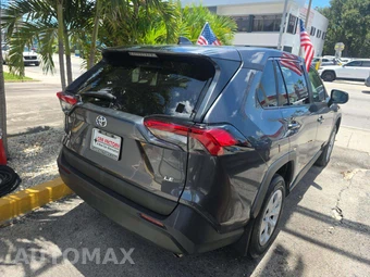 2024 Toyota RAV4 LE - miniatura 3
