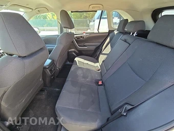 2024 Toyota RAV4 LE - miniatura 13
