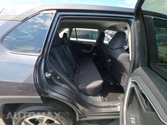 2024 Toyota RAV4 LE - miniatura 16