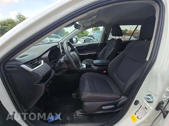 2024 Toyota RAV4 LE - miniatura 3