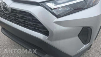 2024 Toyota RAV4 LE - miniatura 19