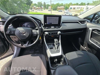 2024 Toyota RAV4 LE - miniatura 10