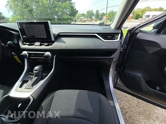 2024 Toyota RAV4 LE - miniatura 19
