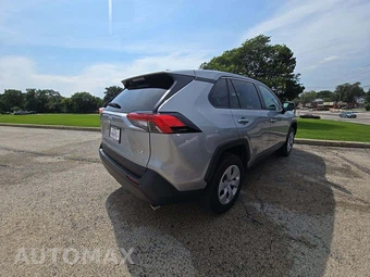 2024 Toyota RAV4 LE - miniatura 3
