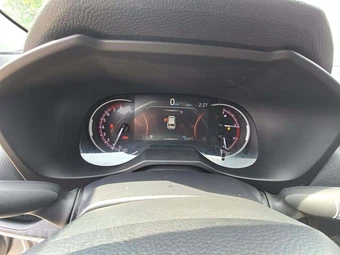 2024 Toyota RAV4 LE - miniatura 9