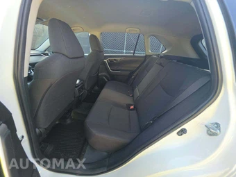 2024 Toyota RAV4 LE - miniatura 13