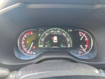 2024 Toyota RAV4 LE - miniatura 9