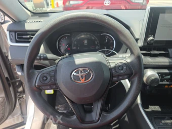 2024 Toyota RAV4 LE – miniatura 10