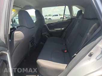 2024 Toyota RAV4 LE – miniatura 13