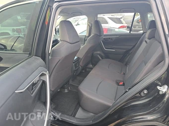 2024 Toyota RAV4 LE – miniatura 13